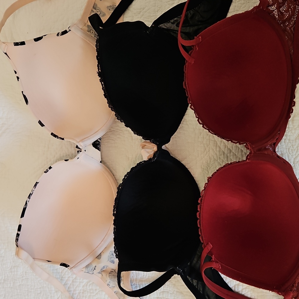 38D Bra Bundle Xhilaration Butterfly Gilligan Black Lace Holiday Red and Gold - Picture 2 of 9